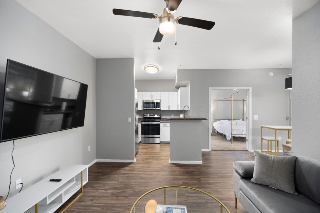 Luxury Mountain View 2Br With Balcony Located In Scottsdale Exterior photo