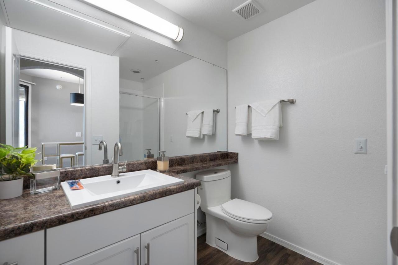Luxury Mountain View 2Br With Balcony Located In Scottsdale Exterior photo